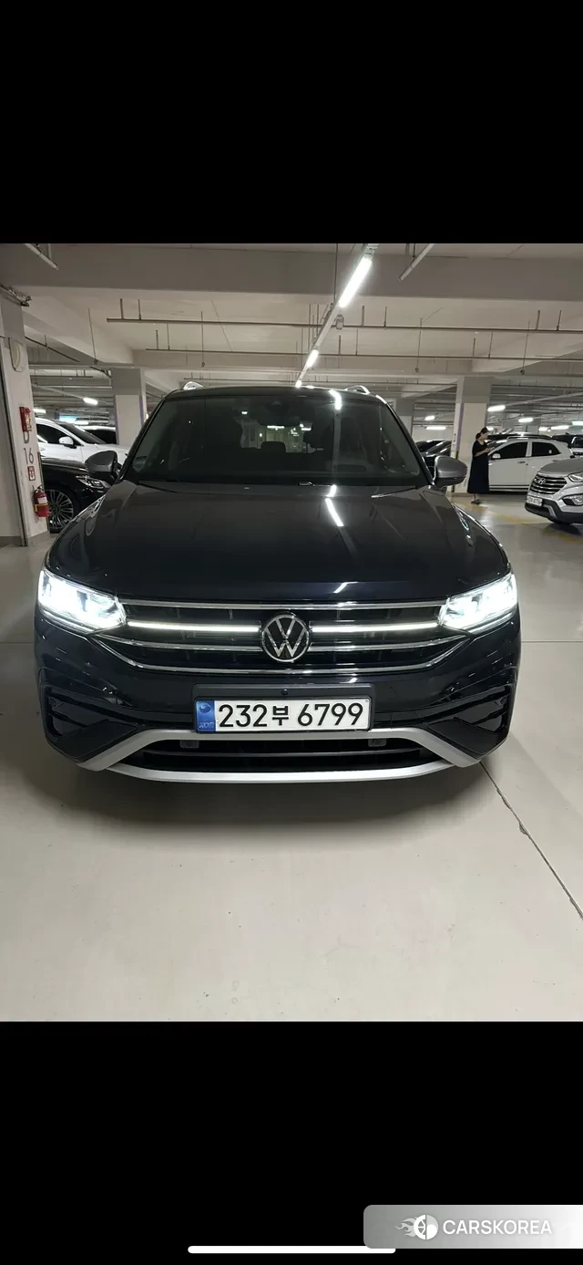 Volkswagen Tiguan Allspace 2023 Черный из Кореи