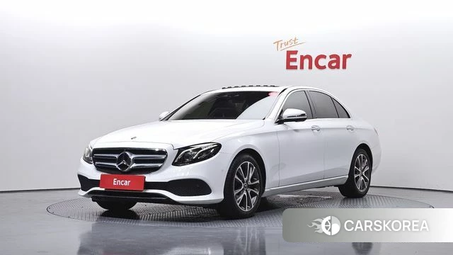 Mercedes-Benz E-Class W213 2018 Белый из Кореи