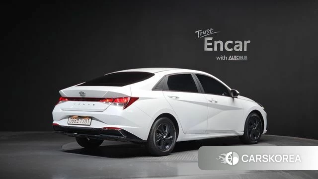 Hyundai Avante Hybrid (CN7) 2023 Белый из Кореи