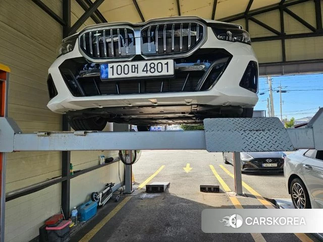 BMW 5 Series (G60) 2023 Белый из Кореи