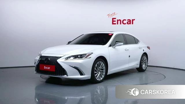 Lexus ES300h 7th generation 2018 Белый из Кореи