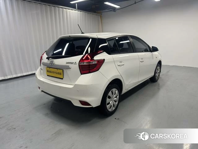 Toyota YARIS L Zhixuan 2021 Белый из Китая