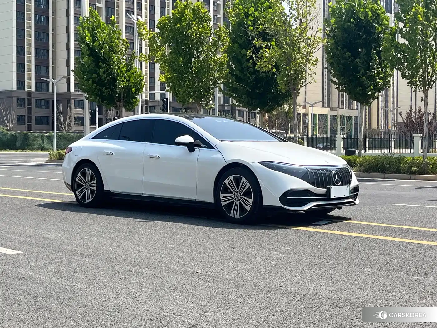 Mercedes-Benz EQS 2022 Белый из Китая