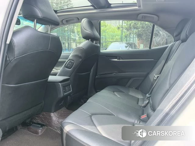 Toyota Camry 2022 Белый из Китая
