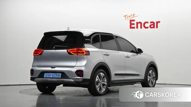 Kia Niro Plus 2022 Серебряный из Кореи