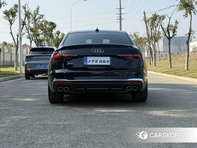 Audi S4 2021 Черный из Китая