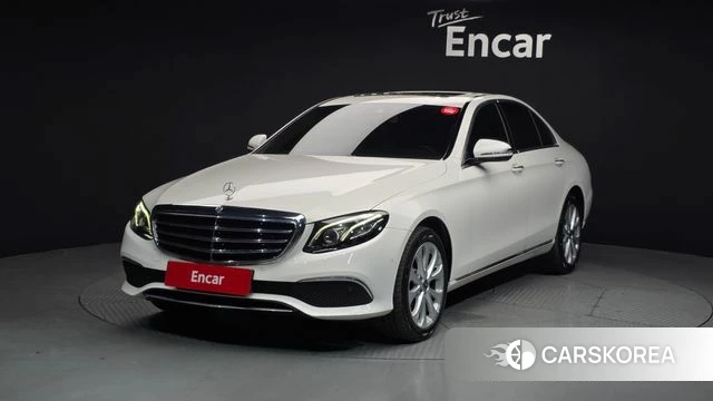 Mercedes-Benz E-Class W213 2019 Белый из Кореи
