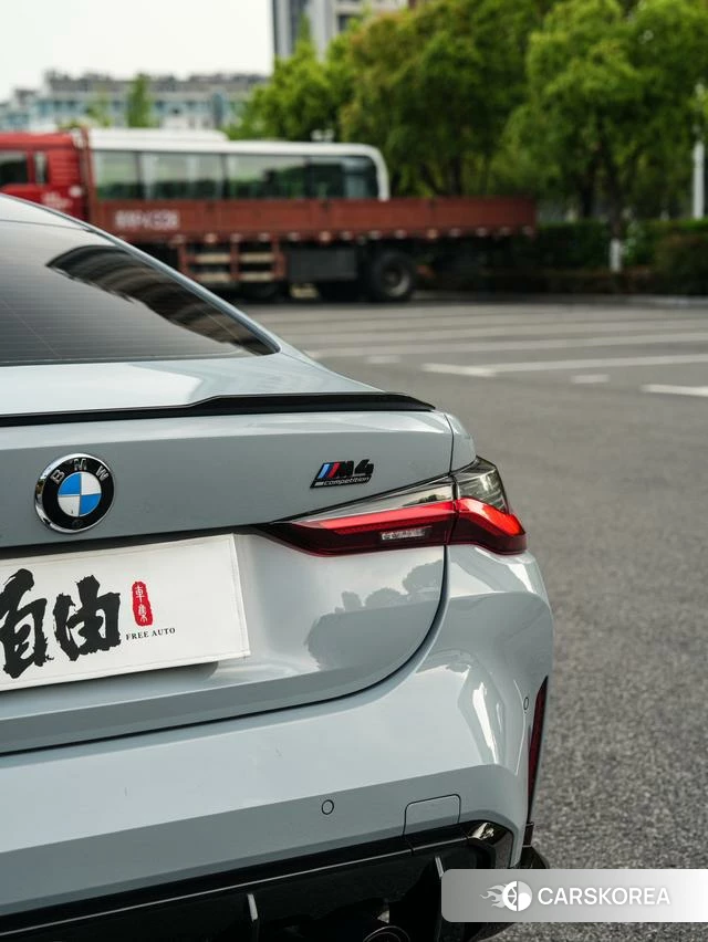 BMW M4 2023 Темно-серый из Китая