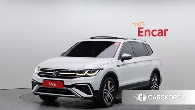 Volkswagen Tiguan Allspace 2023 Белый из Кореи