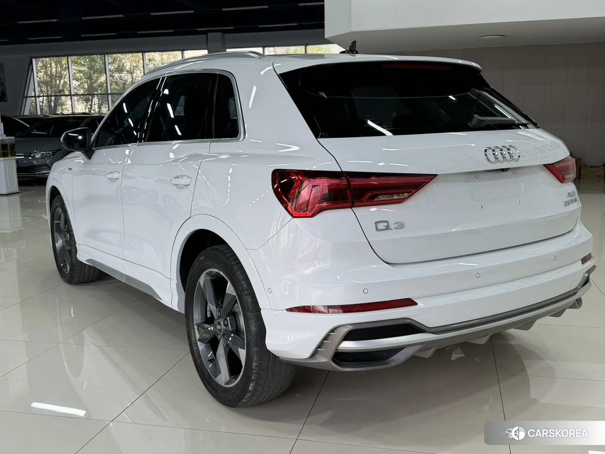 Audi Q3 2022 Белый из Китая