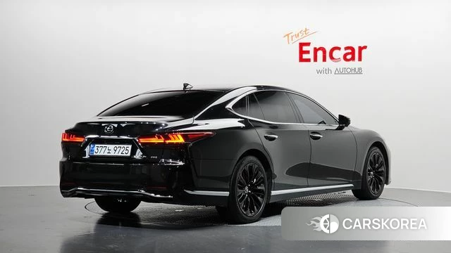 Lexus LS500h 5th generation 2023 Черный из Кореи