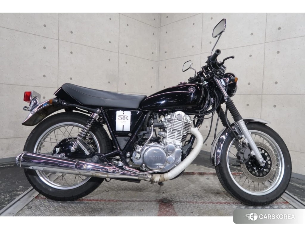 Проданный Yamaha SR 400 2020 из Японии