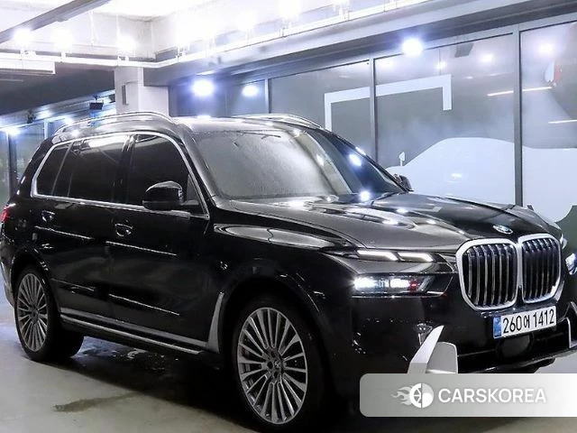 BMW X7 (G07) 2024 Черный из Кореи