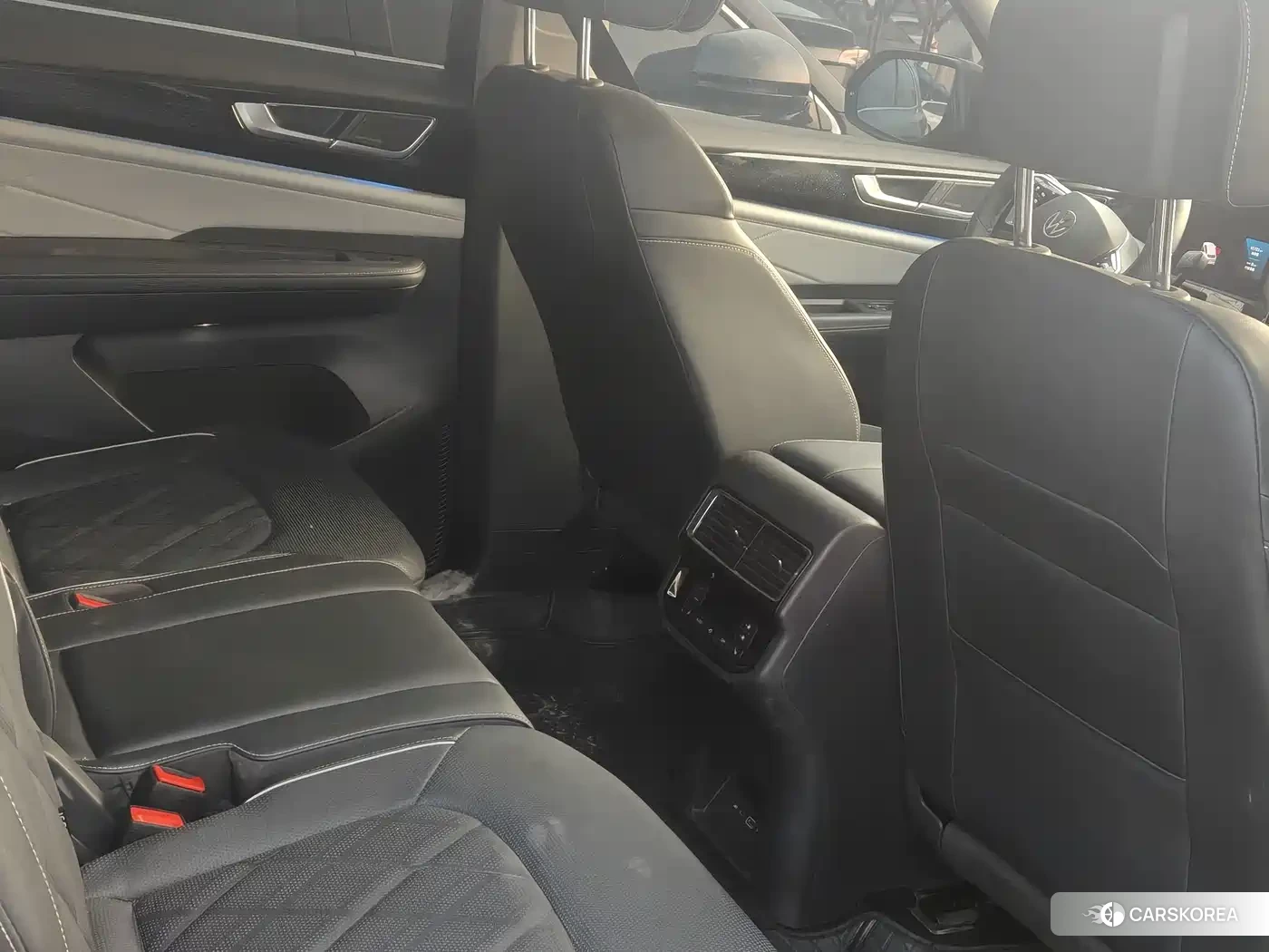 Volkswagen Touareg 2024 Черный из Китая