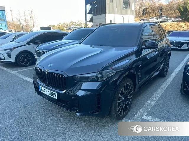 BMW X5 (G05) 2023 Черный из Кореи