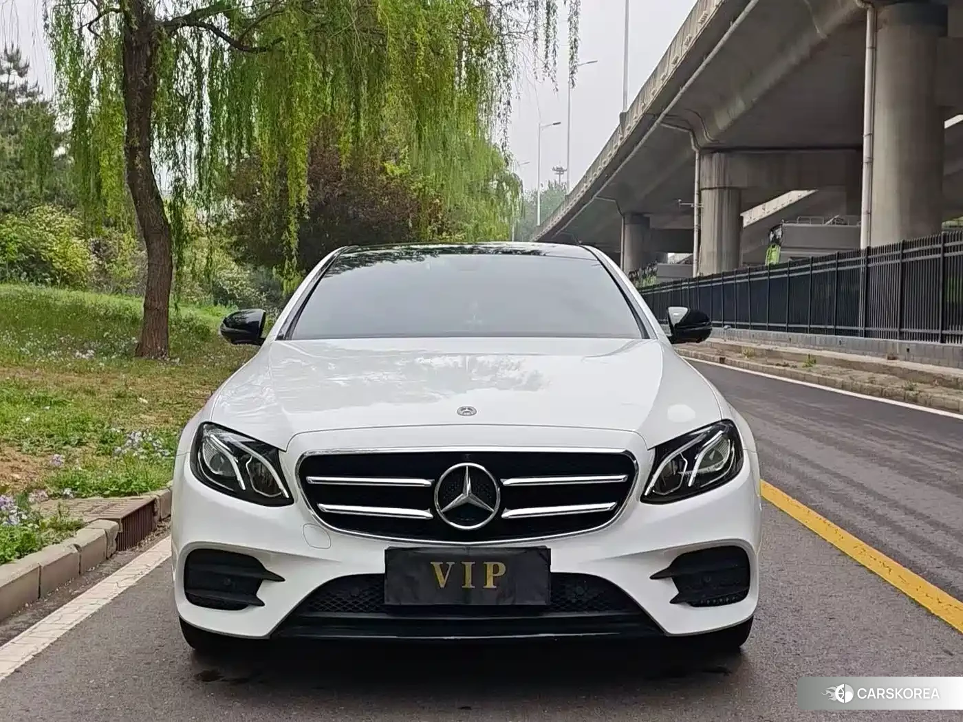 Mercedes-Benz E-Class 2019 Белый из Китая