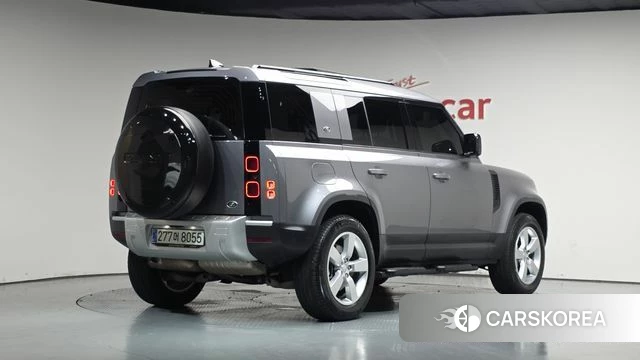 Land Rover Defender (L663) 2023 Серебристо-серый из Кореи