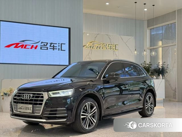 Audi Q5L 2021 Черный из Китая