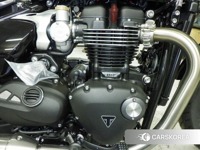 Engine photo