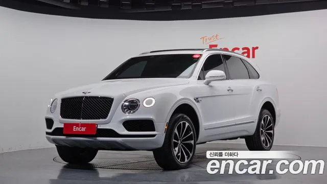 Bentley Bentayga 2019 Белый из Кореи
