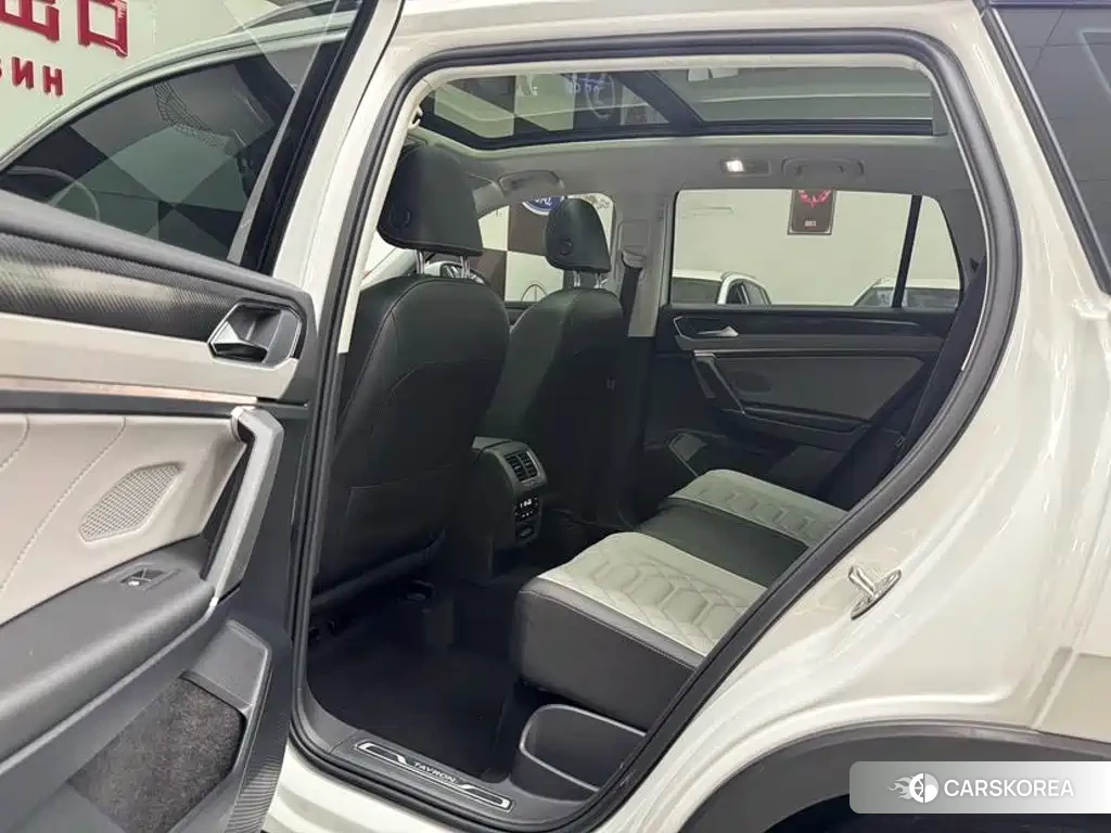 Volkswagen Tayron 2023 Белый из Китая, фото 2