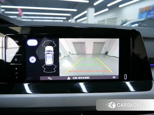 Volkswagen Golf 2023 Серебристо-серый из Китая
