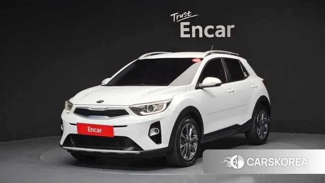 Kia Stonic 2018 Белый из Кореи