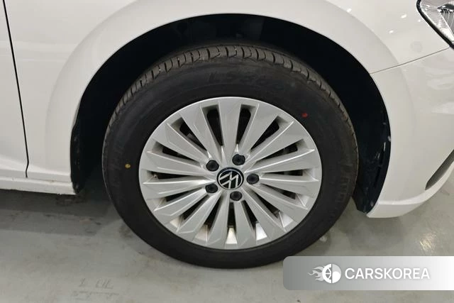 Volkswagen Lavida 2021 Белый из Китая