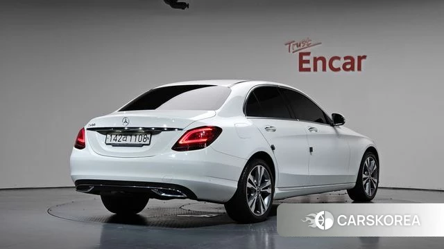 Mercedes-Benz C-Class W205 2020 Белый из Кореи