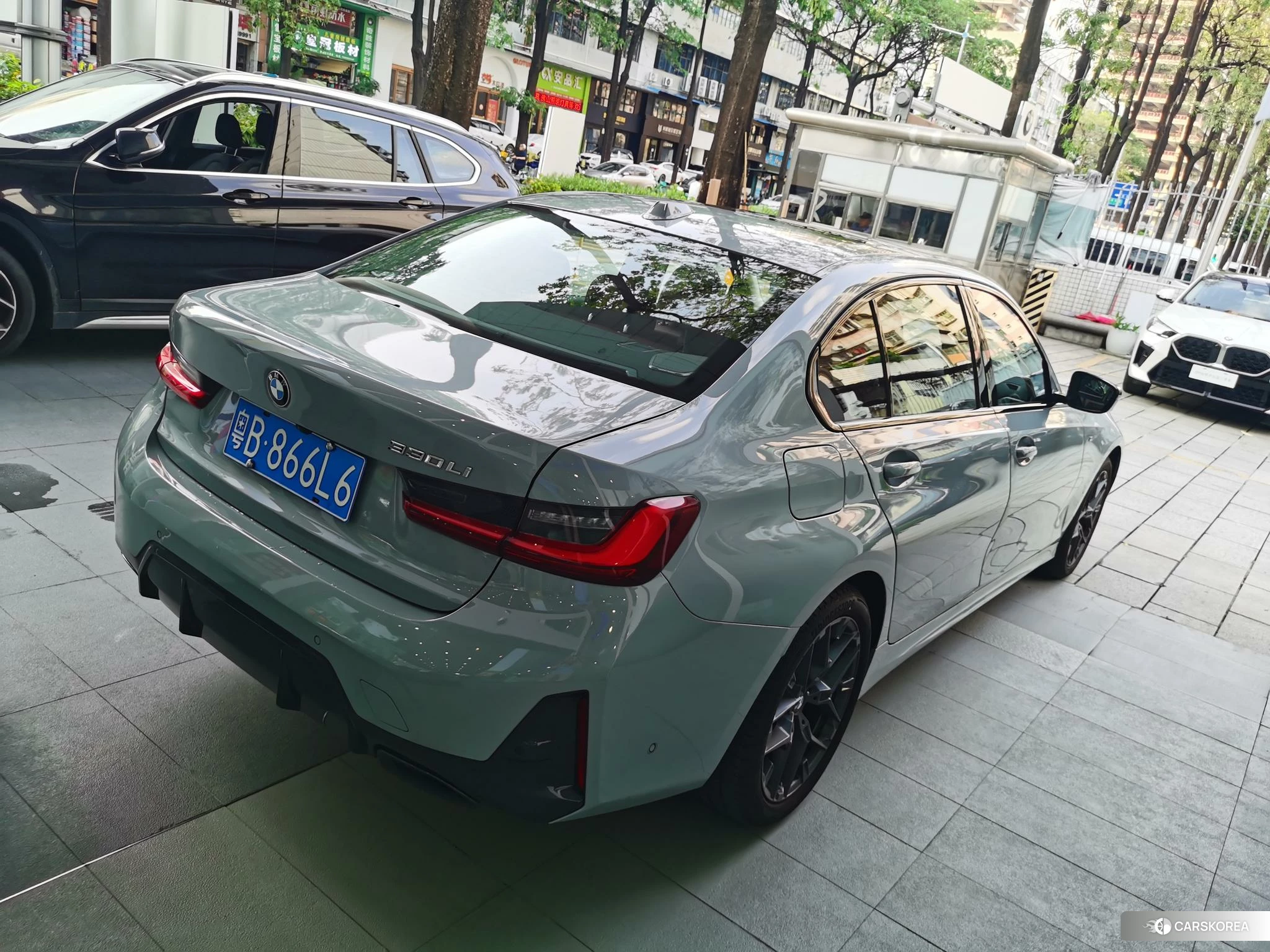 BMW 3 series 2024 Серебристо-серый из Китая