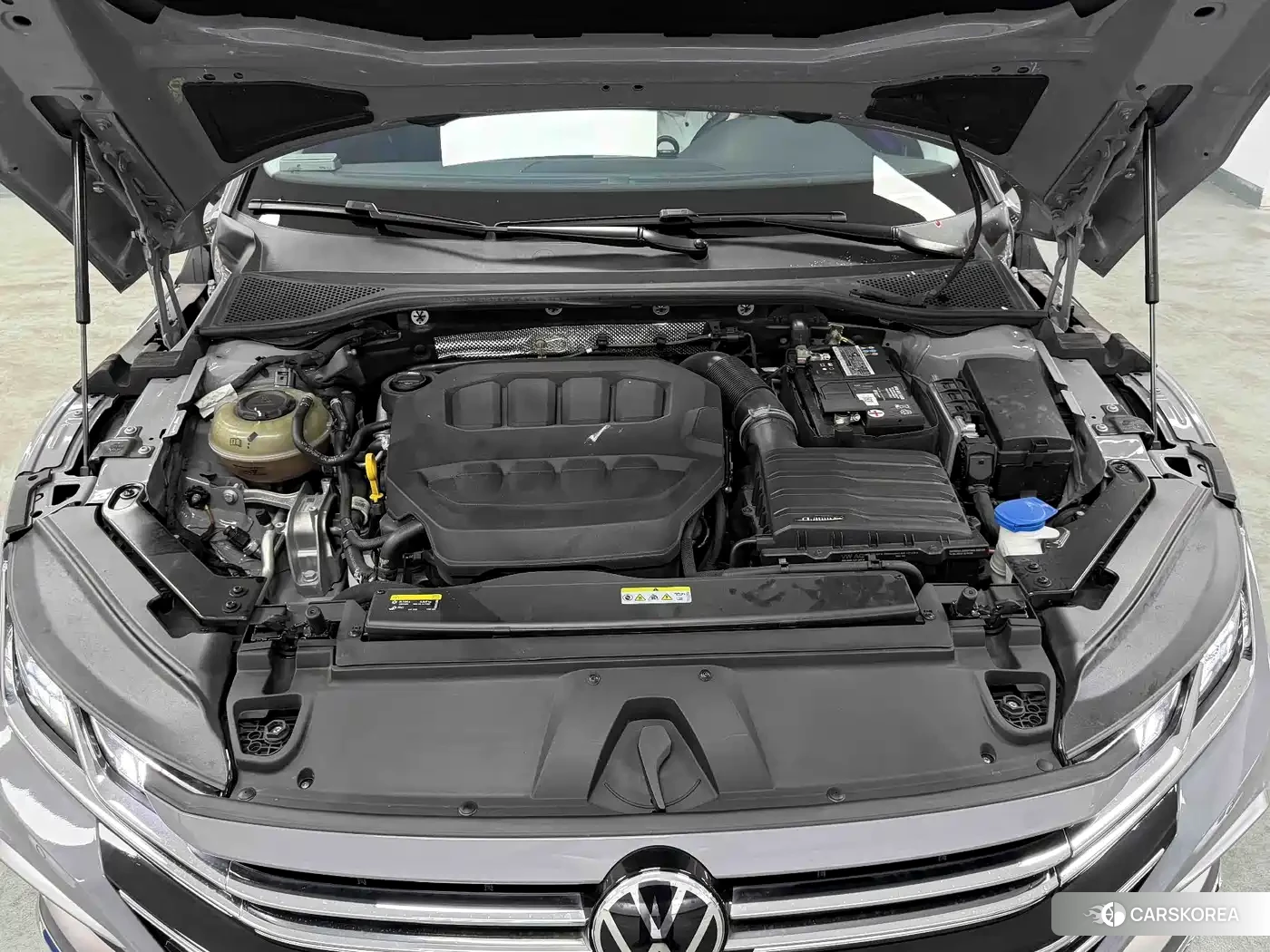 Volkswagen FAW-Volkswagen CC 2023 Silver/gray из Китая