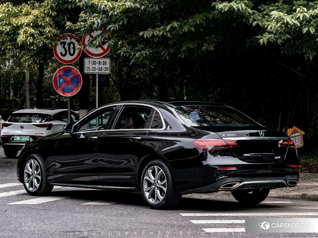 Mercedes-Benz E-class 2021 Черный из Китая