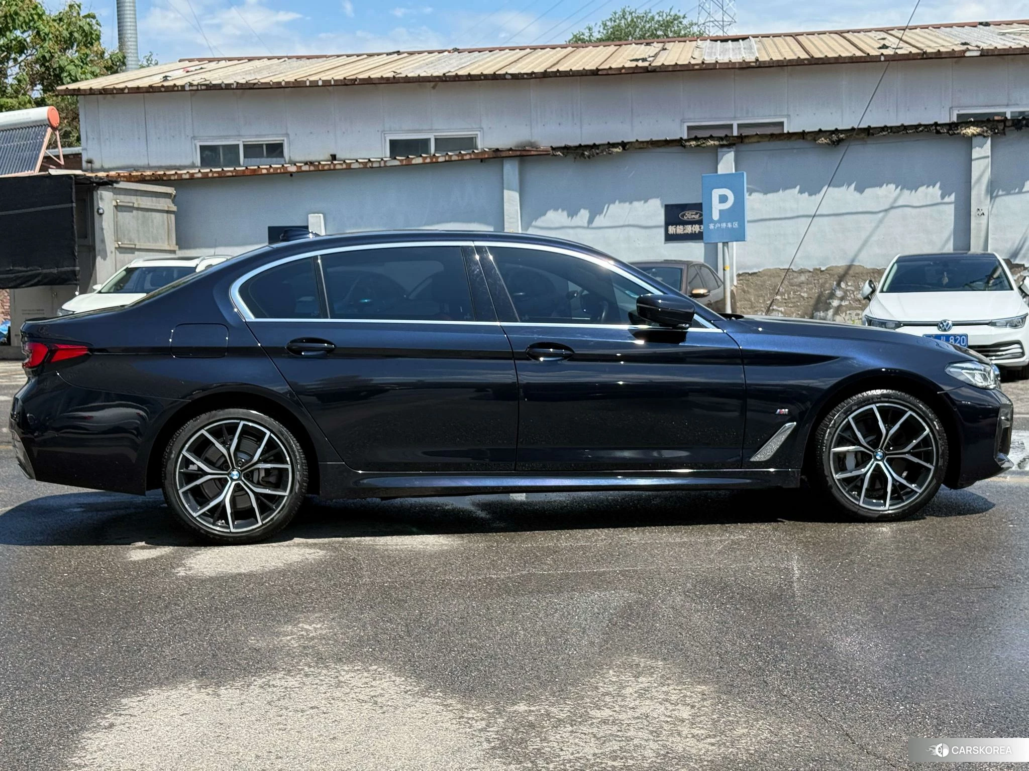 BMW 5 series 2022 Черный из Китая