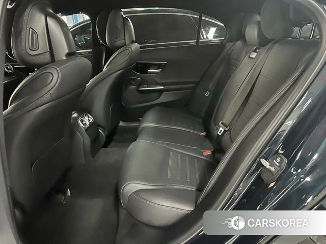 Mercedes-Benz Class C 2023 Зеленый из Китая