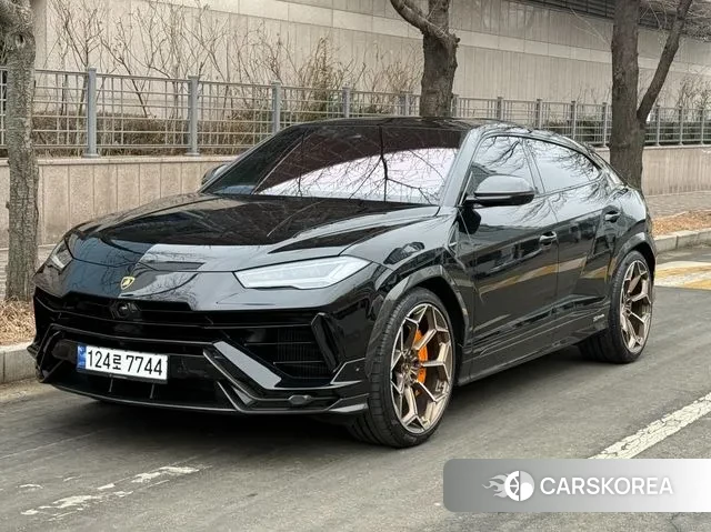 Lamborghini Urus 2023 Черный из Кореи