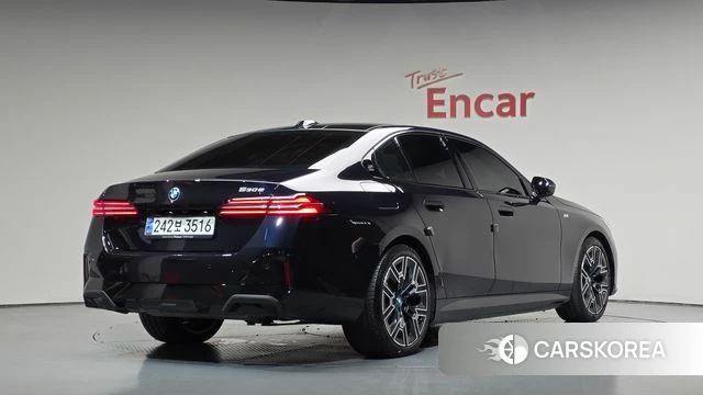 BMW 5 Series (G60) 2025 Черный из Кореи