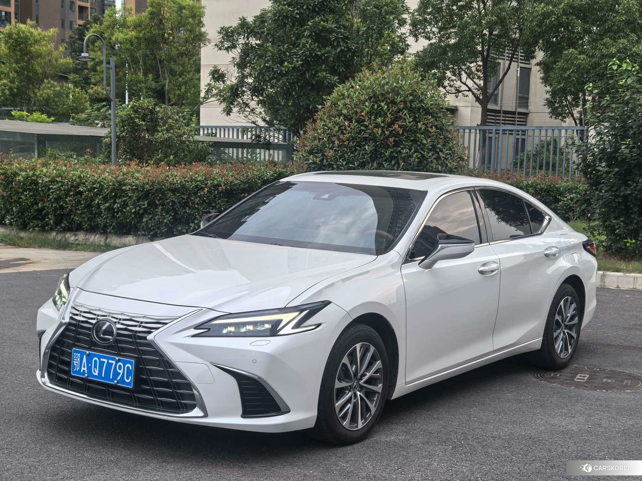 Lexus ES 2024 Белый из Китая