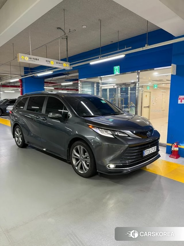 Toyota Sienna 4th Generation 2025 Серый из Кореи