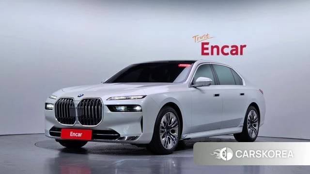 BMW 7 Series (G70) 2023 Белый из Кореи