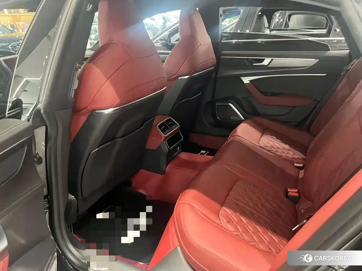 Audi A7L 2023 Черный из Китая