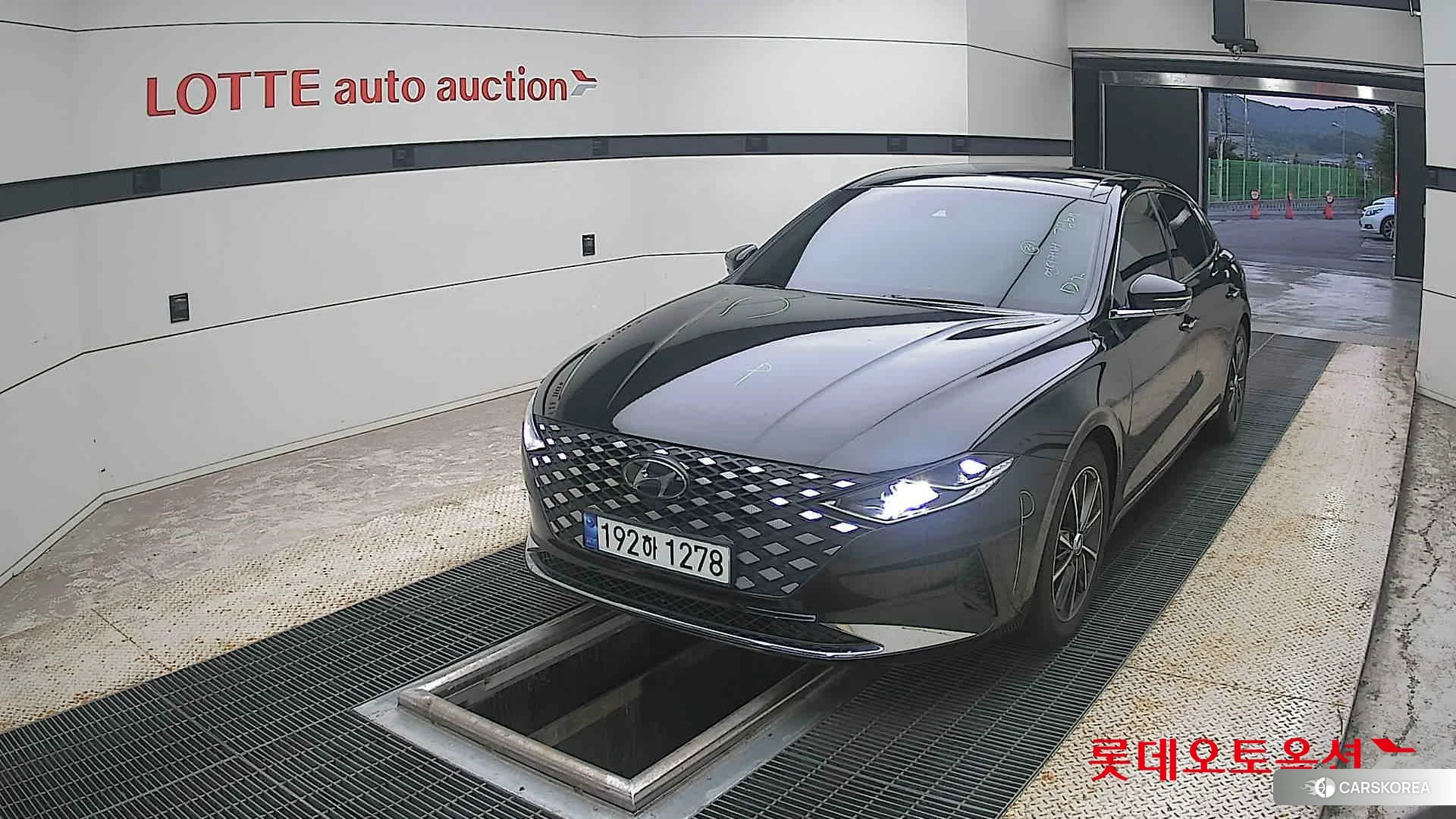Hyundai Grandeur 2023 Abyss Black Pearl из Кореи