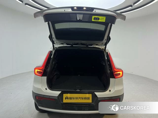 Volvo XC40 2024 Белый из Китая