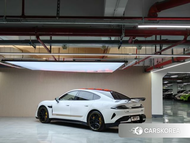 Xiaomi Car Xiaomi SU7 Ultra 2025 Белый из Китая