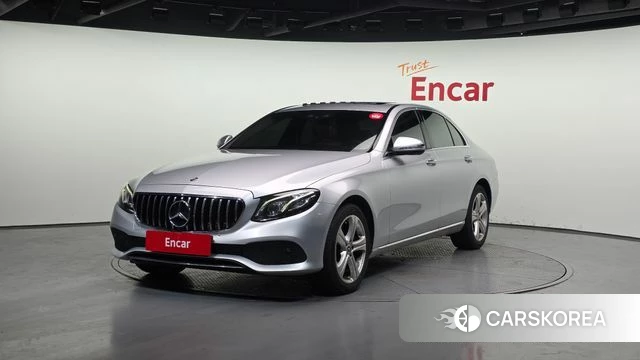 Mercedes-Benz E-Class W213 2018 Серебряный из Кореи