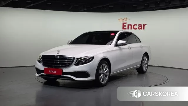Mercedes-Benz E-Class W213 2019 Белый из Кореи