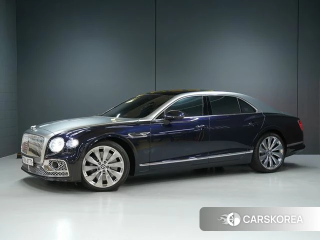 Bentley Flying Spur 3rd Generation 2022 Серебряный из Кореи