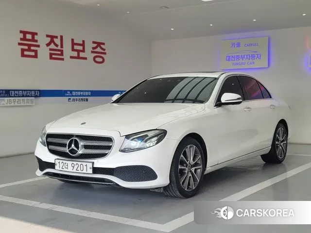 Mercedes-Benz E-Class W213 2019 Белый из Кореи