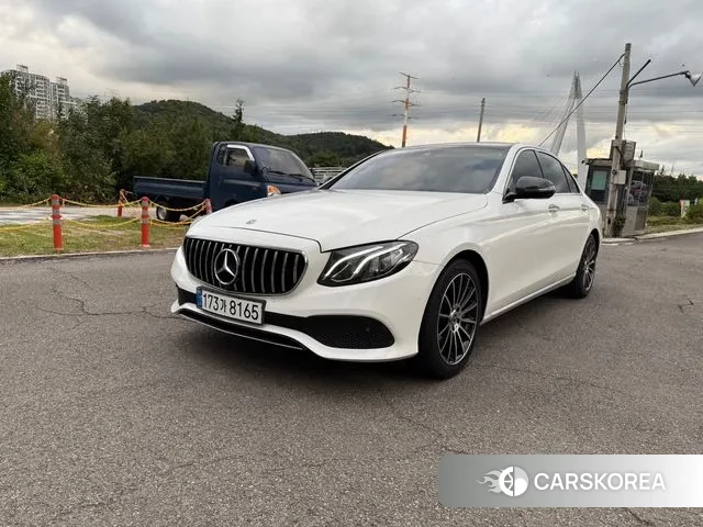 Mercedes-Benz E-Class W213 2019 Белый из Кореи
