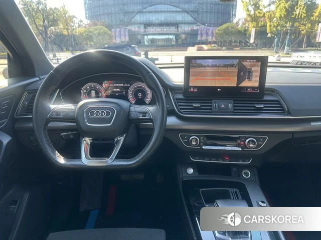 Audi Q5L Sportback 2022 Темно-серый из Китая