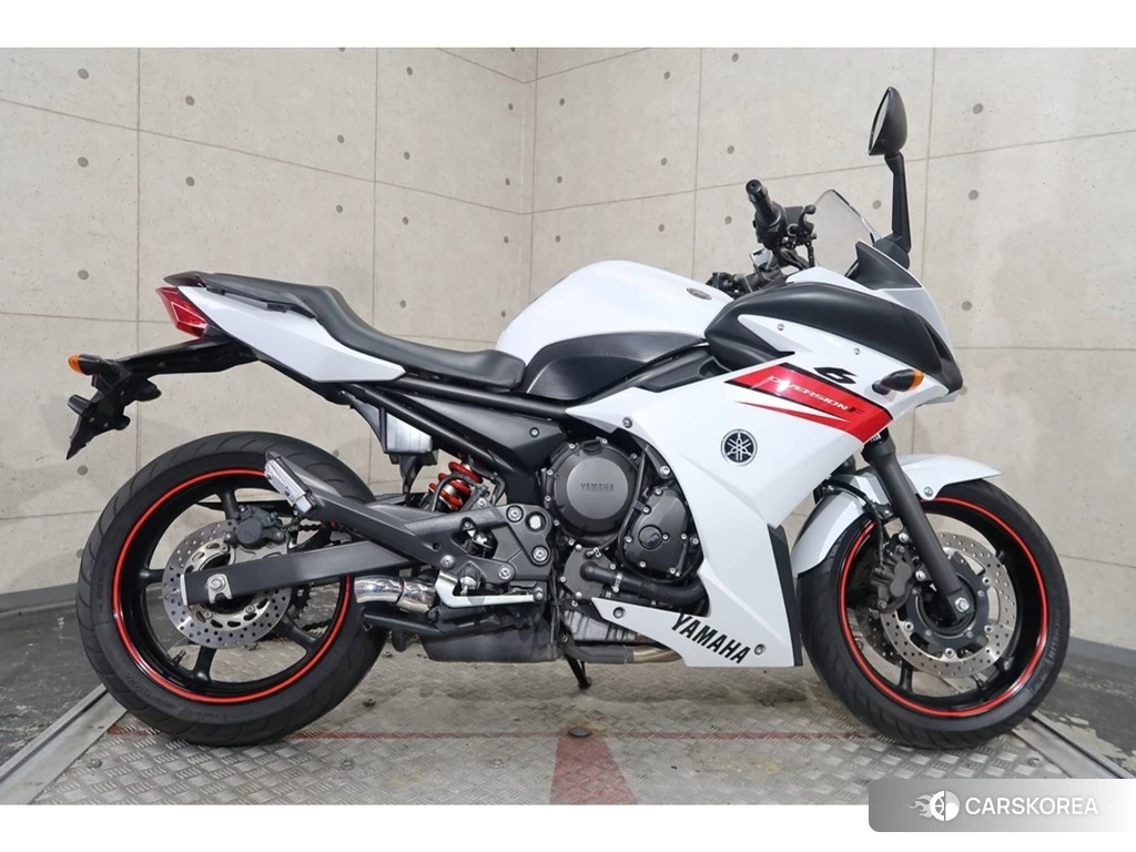 Проданный Yamaha XJ6 DIVERSION 2012 из Японии
